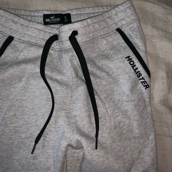 Hollister joggers - Picture 3 of 3